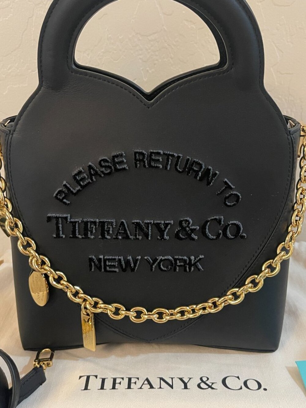 New Tiffany & Co. Tote Crossbody RTT Heart Handbag Black Leather Gold Charms - Picture 3 of 13